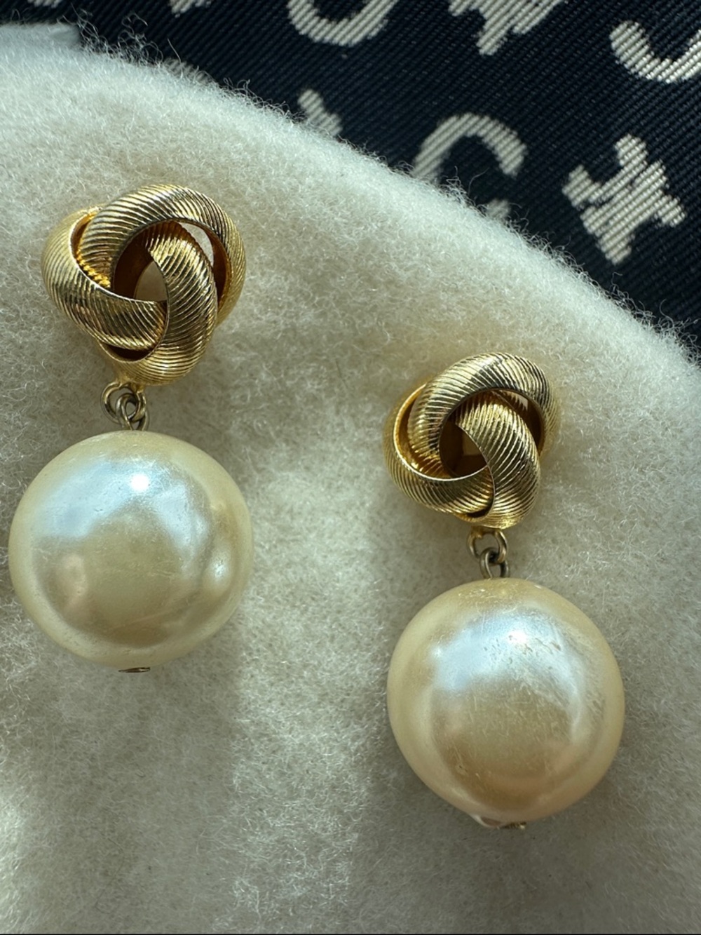 Gold Knot & Pearl Drop Earrings - Cream Pearl